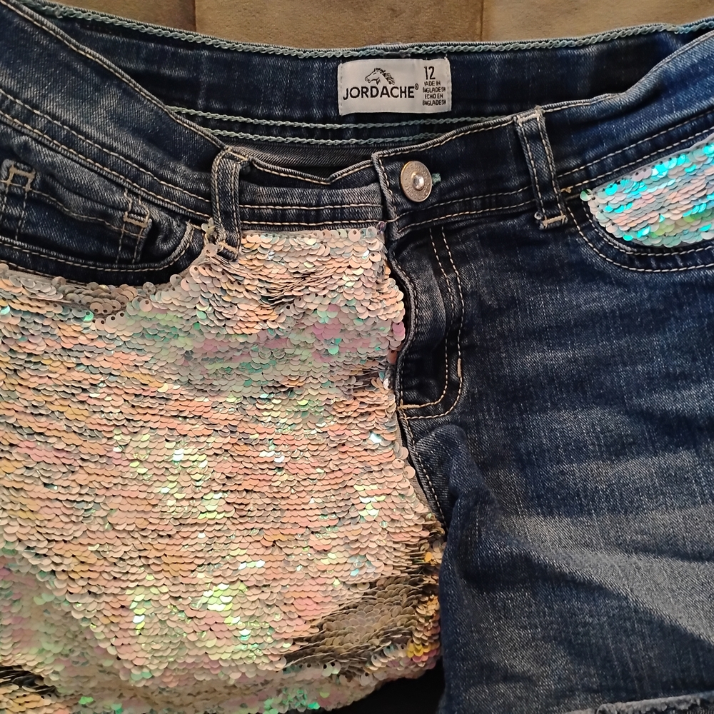 (2 Pair Of Jordache Bundle Shorts